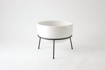 Minimalist Ceramic Planter with Iron Stand – Modern Indoor Pot (Custom Colors & Sizes)